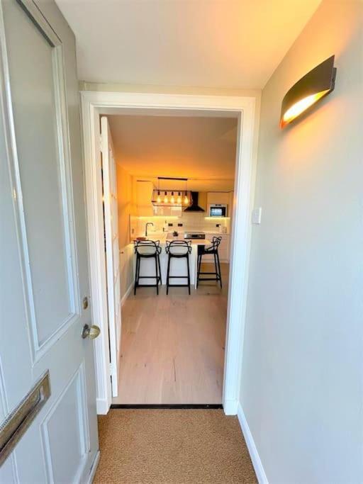Stylish, Central And Cosy 1Bd Nr Canongate 에든버러 외부 사진