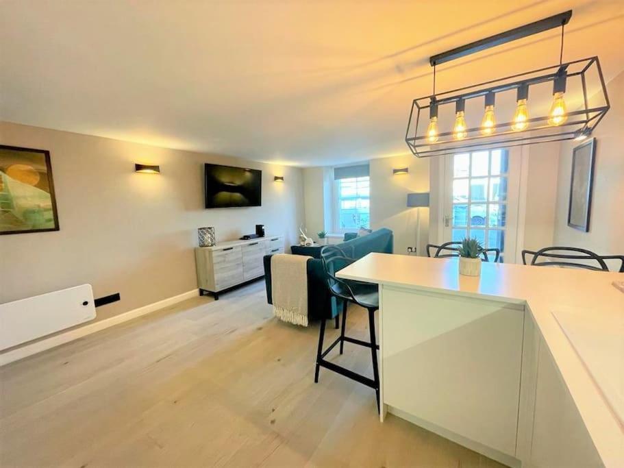 Stylish, Central And Cosy 1Bd Nr Canongate 에든버러 외부 사진